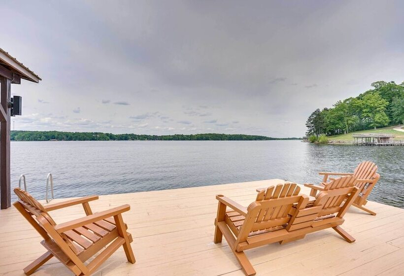 Dock & Kayaks: Lakefront Roanoke Rapids Home