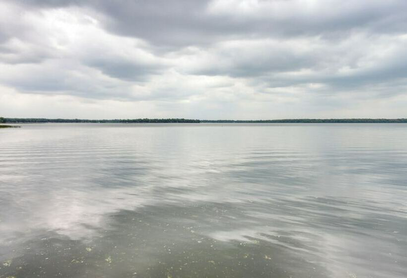 Lakefront Isle Escape W/ Dock + Fire Pit!