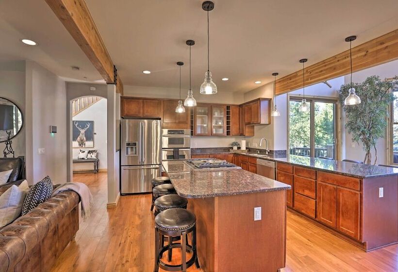 Cabin W/ Game Room & Mtn Views In Silverthorne!