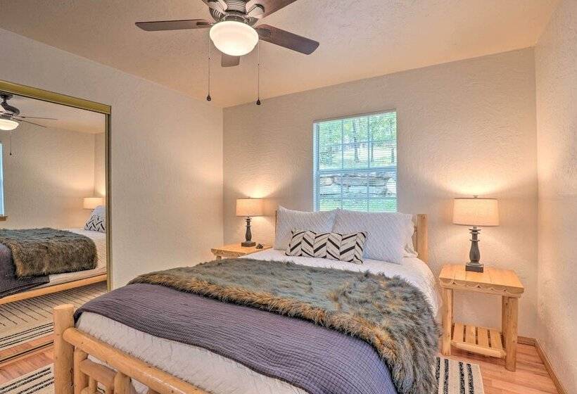 Lush Garfield Cabin W/ Community Pool & Lake!