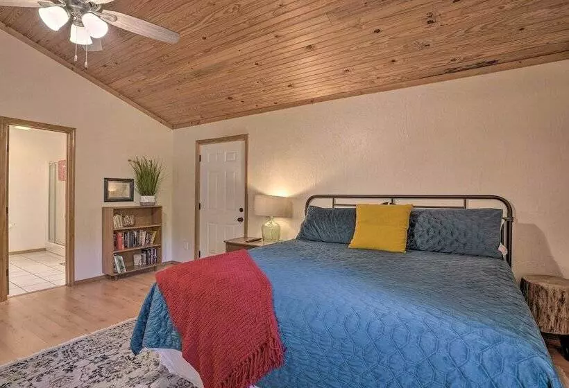 Lush Garfield Cabin W/ Community Pool & Lake!