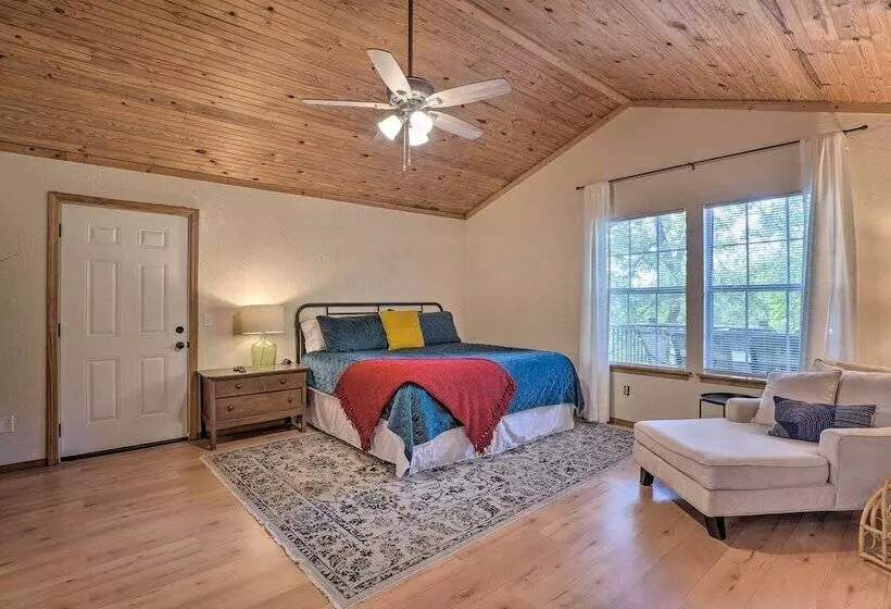 Lush Garfield Cabin W/ Community Pool & Lake!