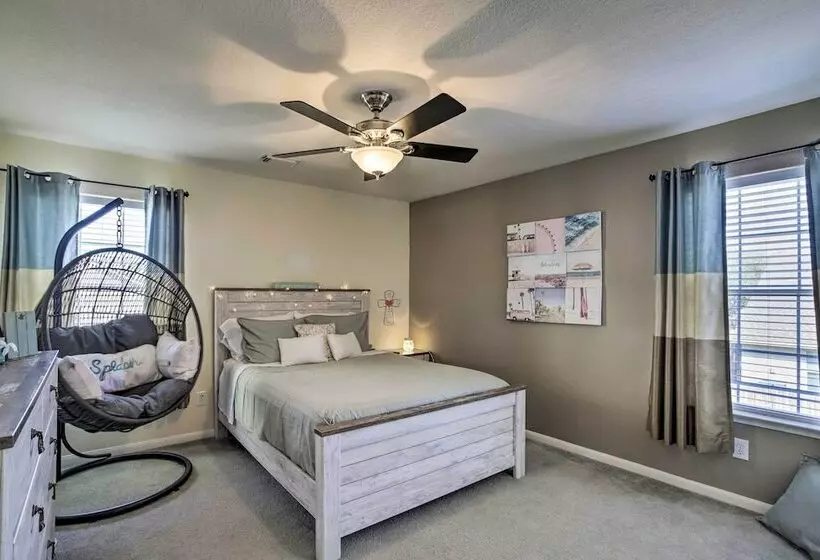 Luxe Home 30 Miles To Houston W/ Pool & Grill