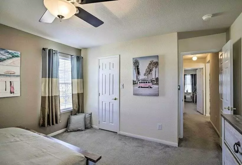 Luxe Home 30 Miles To Houston W/ Pool & Grill