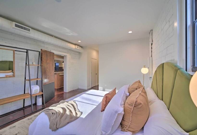 Modern Downtown Tulsa Friend Pad W/ Games!