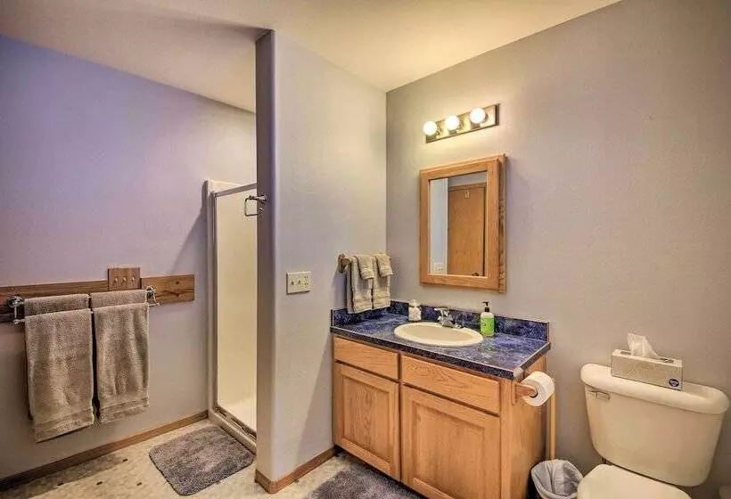 Montana Home On 5 Acres: Near Lake Koocanusa!