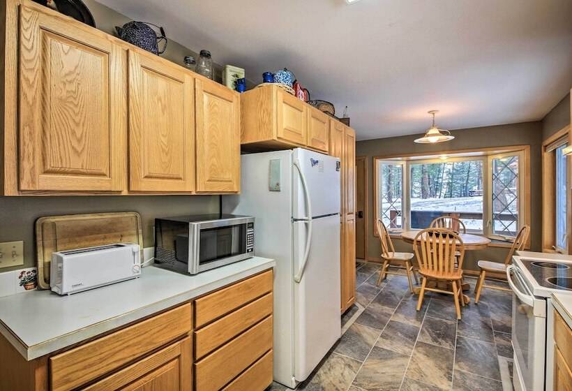 Montana Home On 5 Acres: Near Lake Koocanusa!