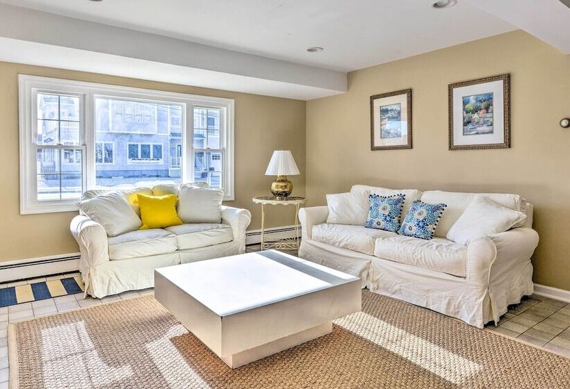 Oceanside Beach House In Pvt Beach Community!