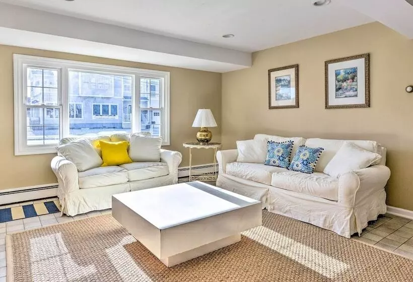 Oceanside Beach House In Pvt Beach Community!