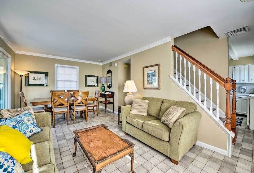 Oceanside Beach House In Pvt Beach Community!