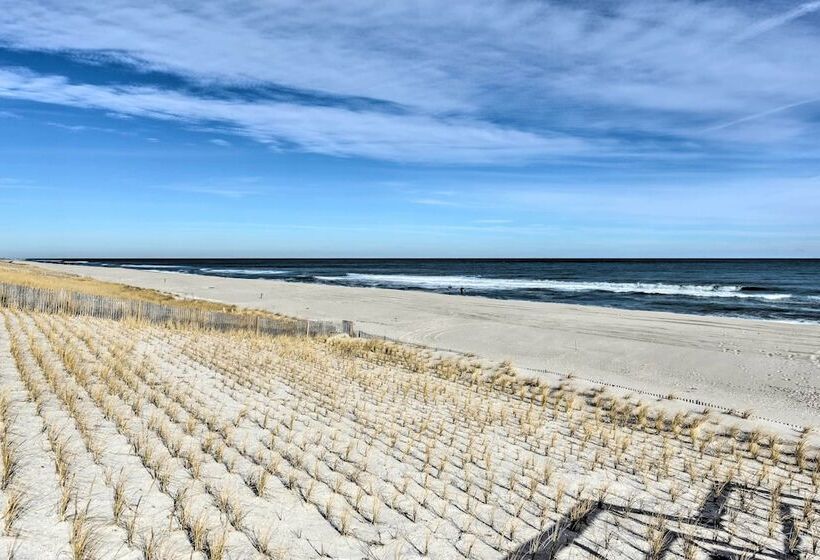 Oceanside Beach House In Pvt Beach Community!