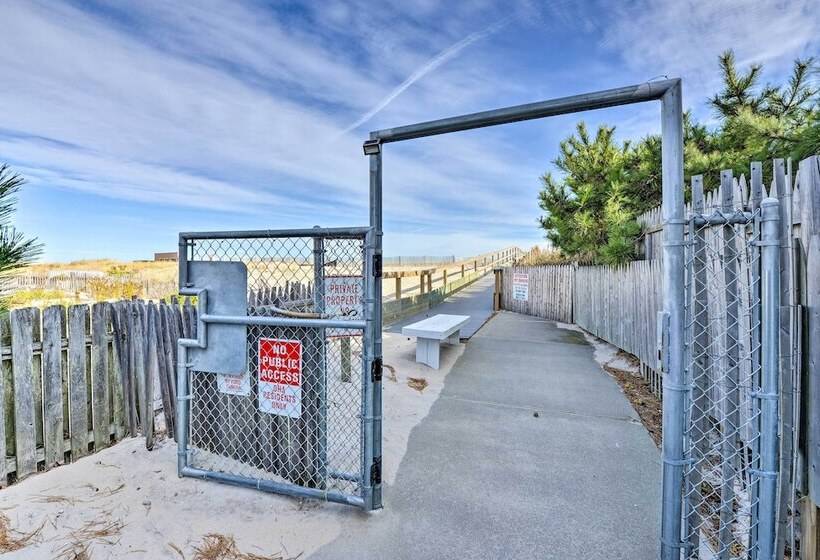 Oceanside Beach House In Pvt Beach Community!