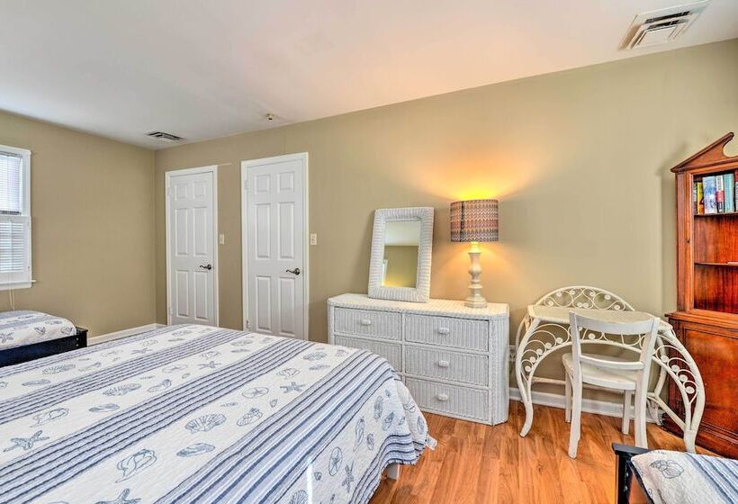 Oceanside Beach House In Pvt Beach Community!