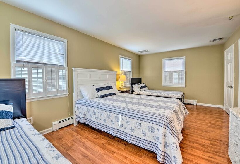 Oceanside Beach House In Pvt Beach Community!