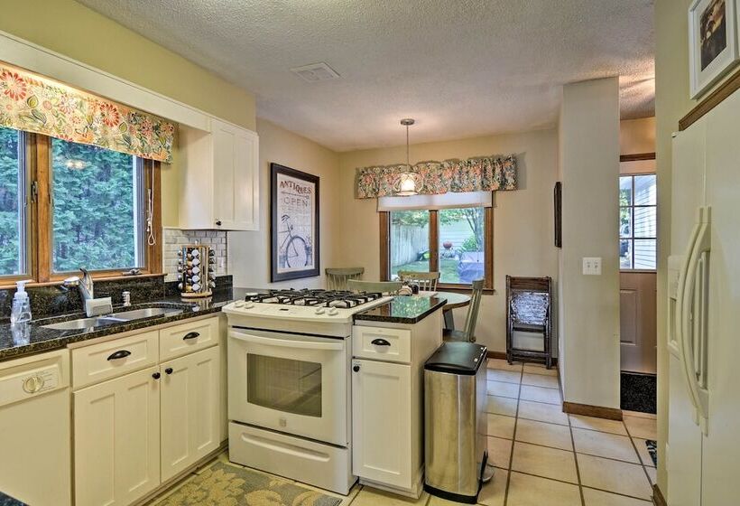 Waterfront Petoskey Cottage W/ Deck + Grill!