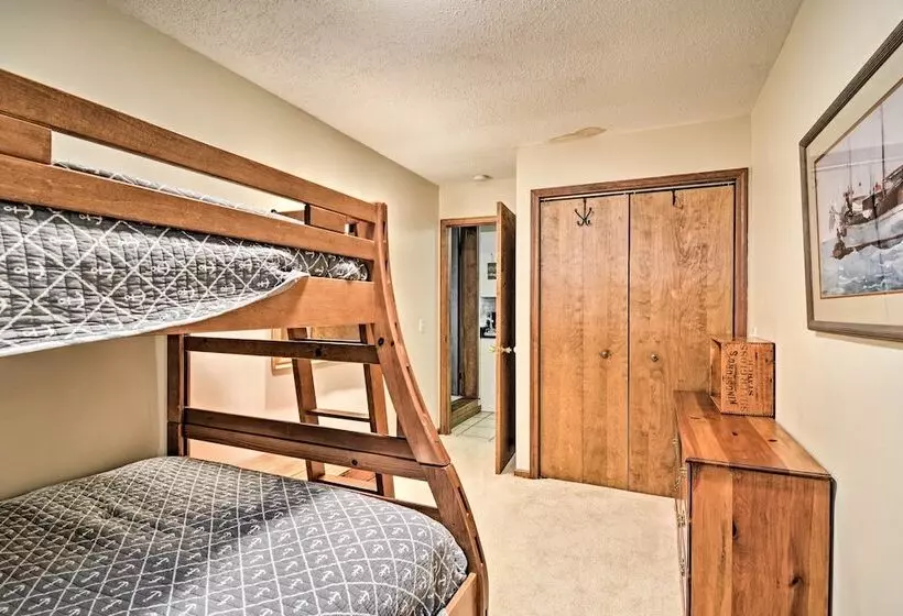 Waterfront Petoskey Cottage W/ Deck + Grill!