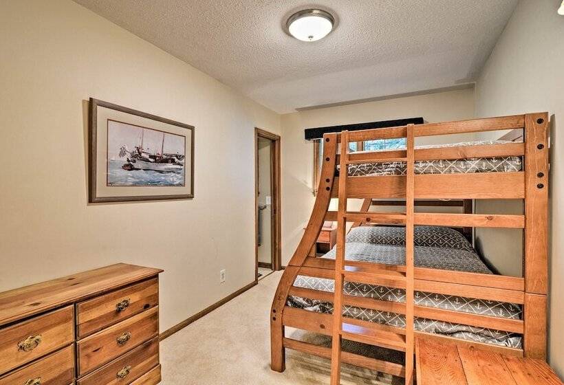 Waterfront Petoskey Cottage W/ Deck + Grill!