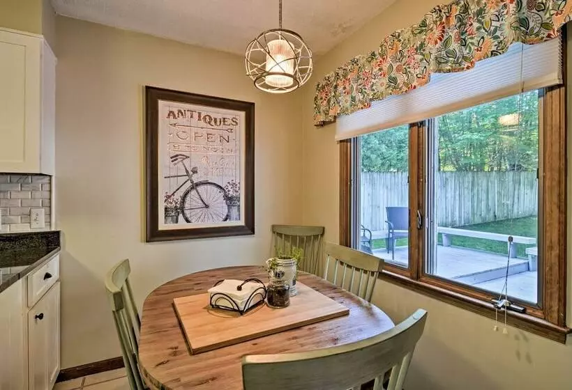 Waterfront Petoskey Cottage W/ Deck + Grill!