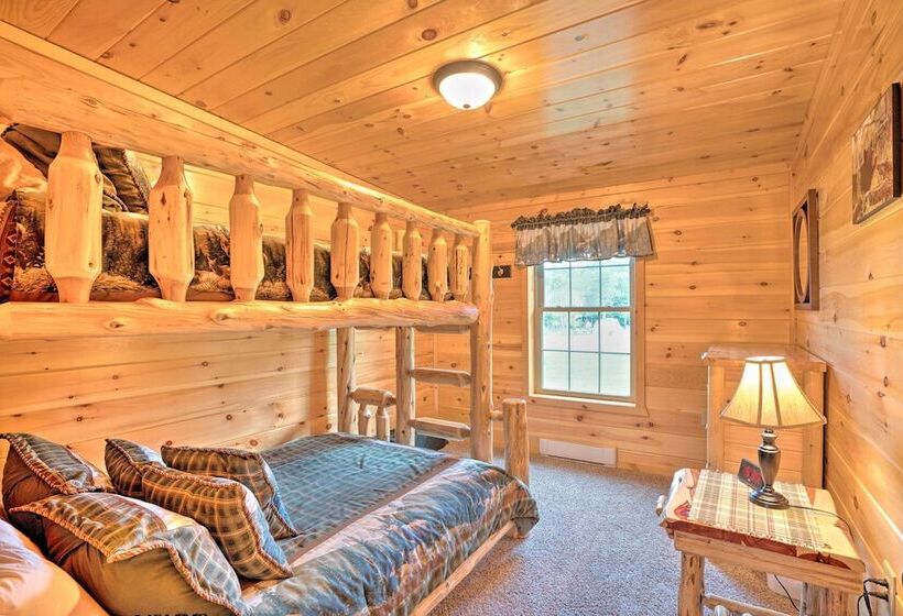 Rustic Benezette Cabin: Porch, Hot Tub & Fire Pit