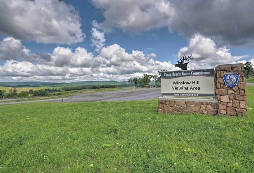 Rustic Benezette Cabin: Porch, Hot Tub & Fire Pit