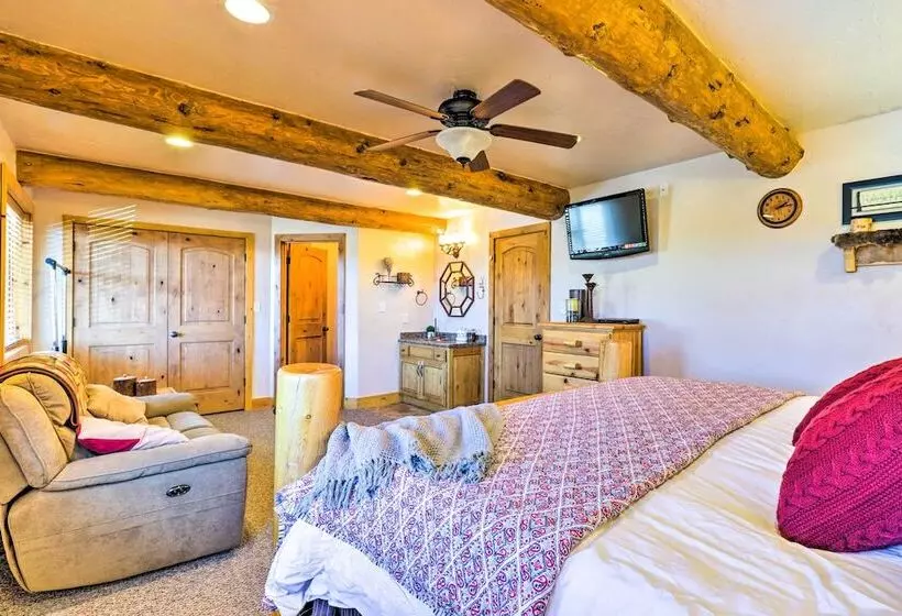 Rustic Sterling Cabin: Walk To Palisade Lake!