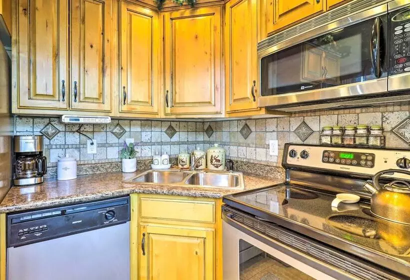 Rustic Sterling Cabin: Walk To Palisade Lake!