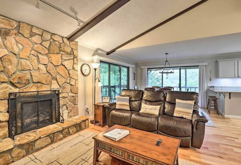 Scenic Smokies Cabin W/ Hot Tub In Golf Community!