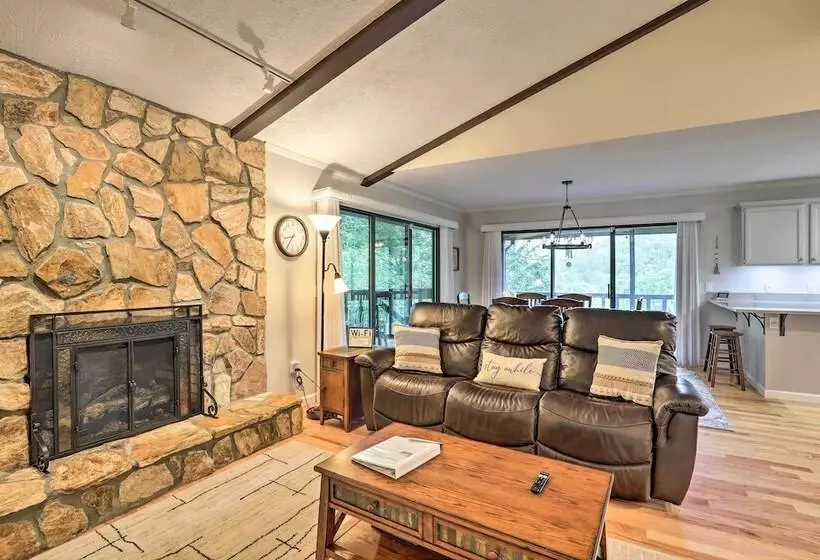 Scenic Smokies Cabin W/ Hot Tub In Golf Community!