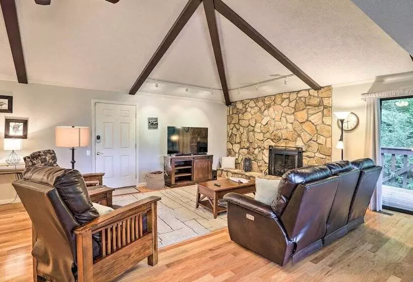 Scenic Smokies Cabin W/ Hot Tub In Golf Community!