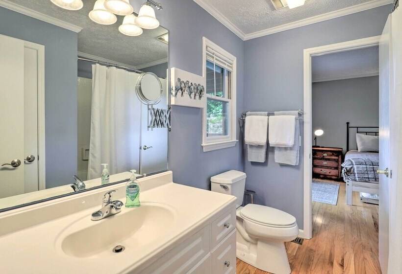 Scenic Smokies Cabin W/ Hot Tub In Golf Community!