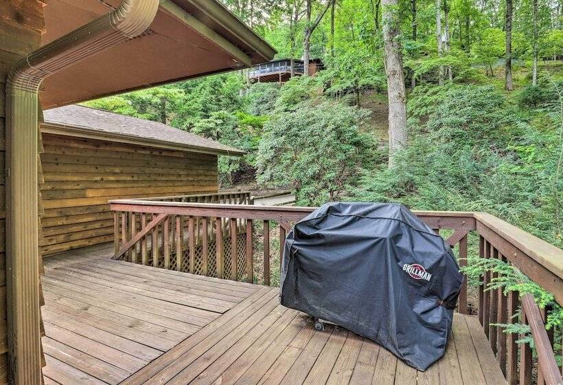 Scenic Smokies Cabin W/ Hot Tub In Golf Community!