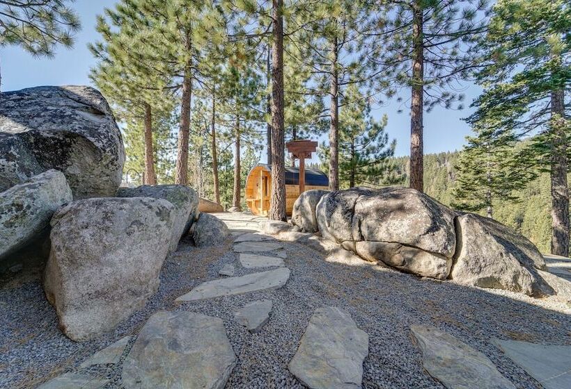Secluded Mountain Cabin: Sweeping Lake Tahoe Views