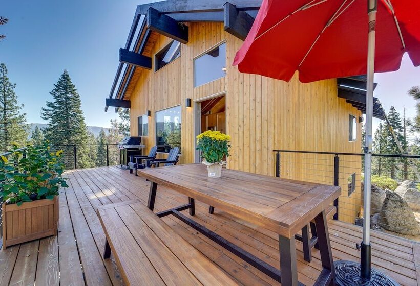 Secluded Mountain Cabin: Sweeping Lake Tahoe Views