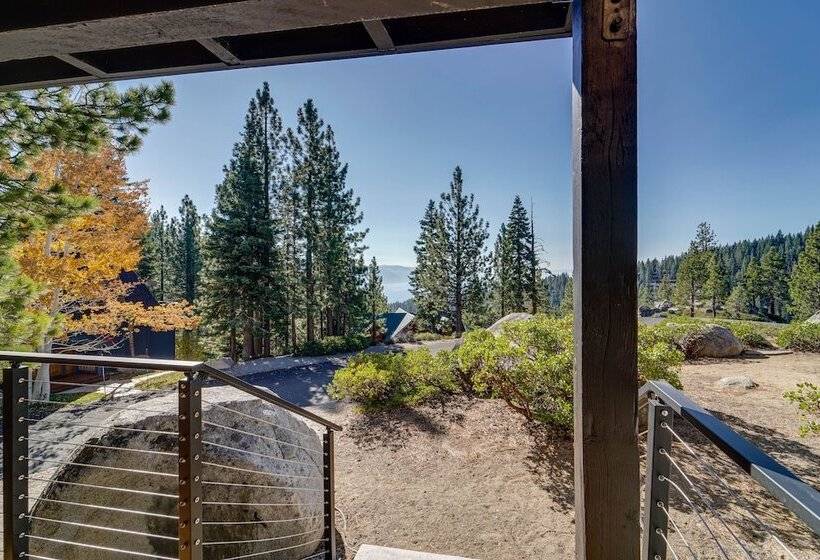 Secluded Mountain Cabin: Sweeping Lake Tahoe Views