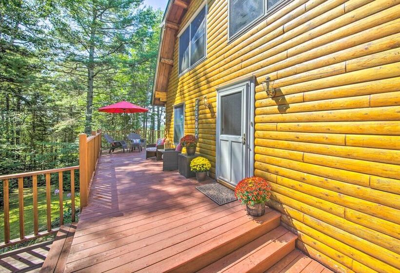 Spacious Down East Cabin W/ Deck + Views!