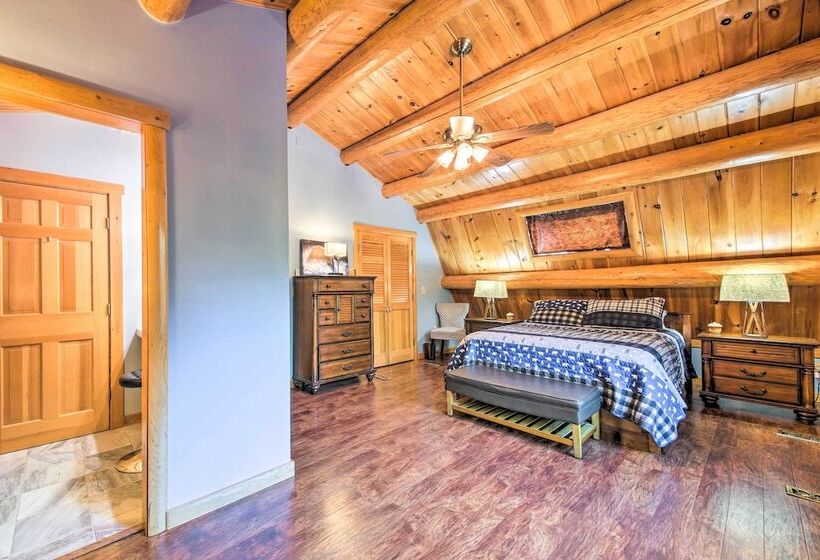 Spacious Down East Cabin W/ Deck + Views!