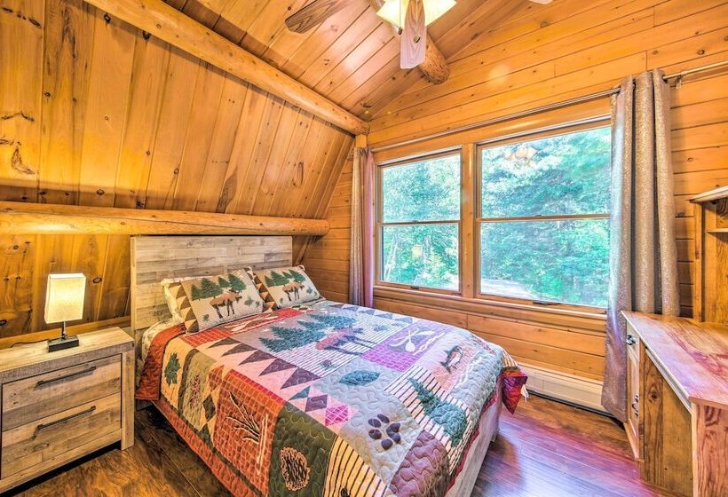 Spacious Down East Cabin W/ Deck + Views!
