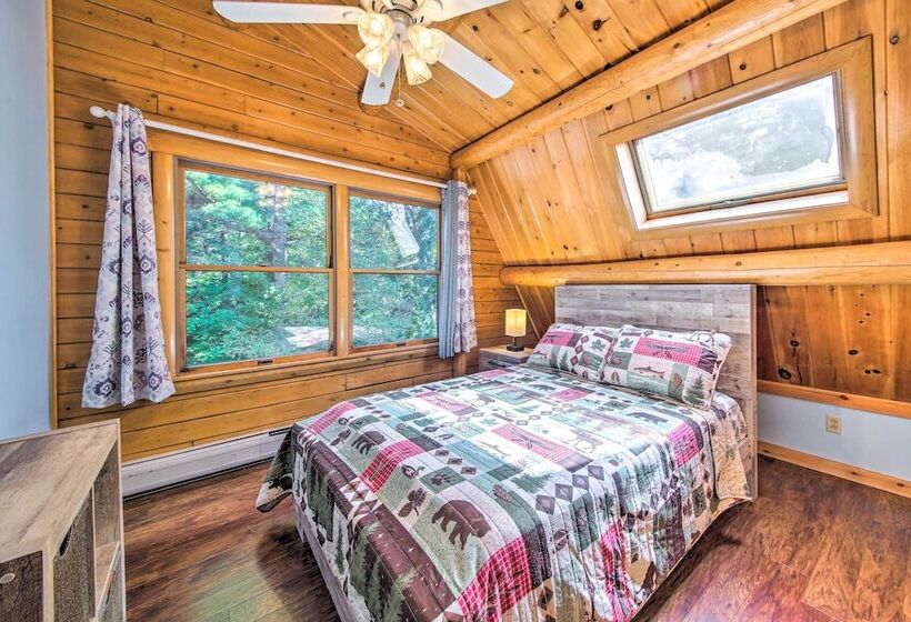 Spacious Down East Cabin W/ Deck + Views!