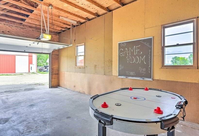 Stunning Wisconsin Retreat On Active Farm!