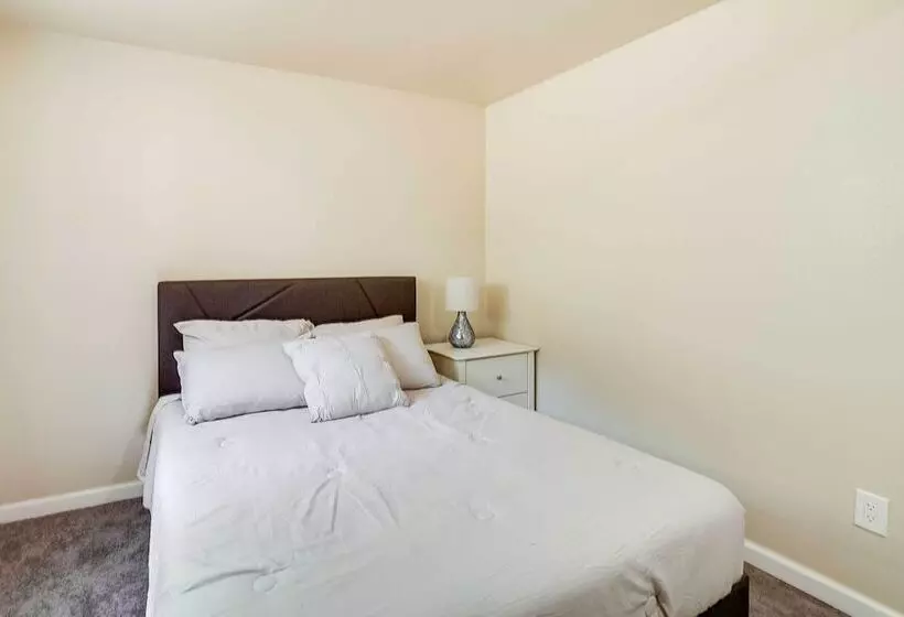 Unique Castro Valley House 30 Mi To San Fran!