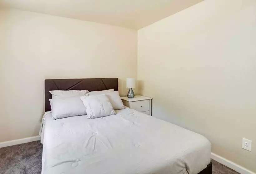 Unique Castro Valley House 30 Mi To San Fran!