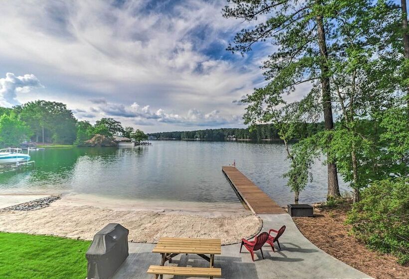 Waterfront Lake Martin Home W/ Grill & Beach!