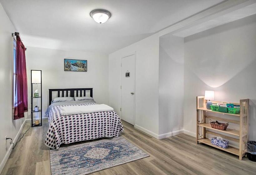 Woodsy Pittston Retreat Near Kennebec River!