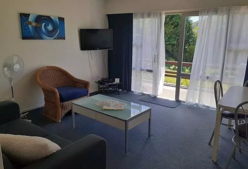 Golden Bay Motel
