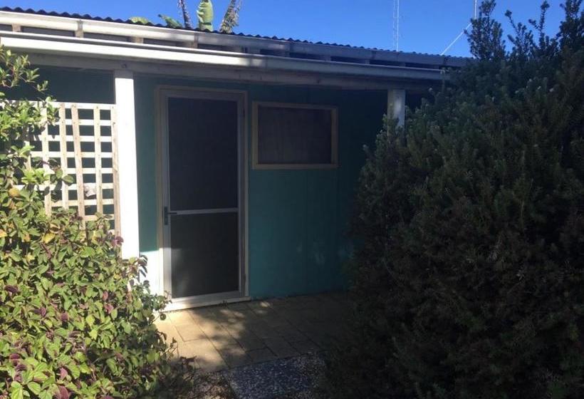 هتل Apollo Bay Backpackers