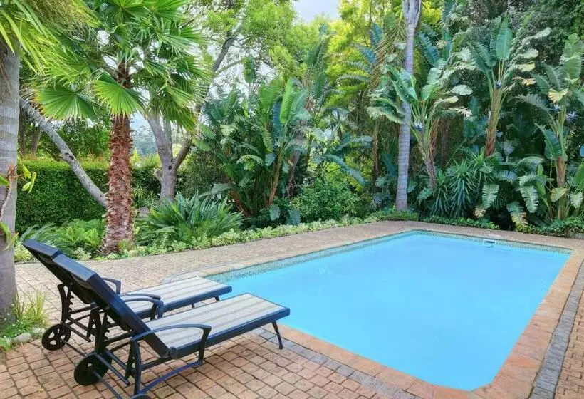 ホテル Aziza Guesthouse