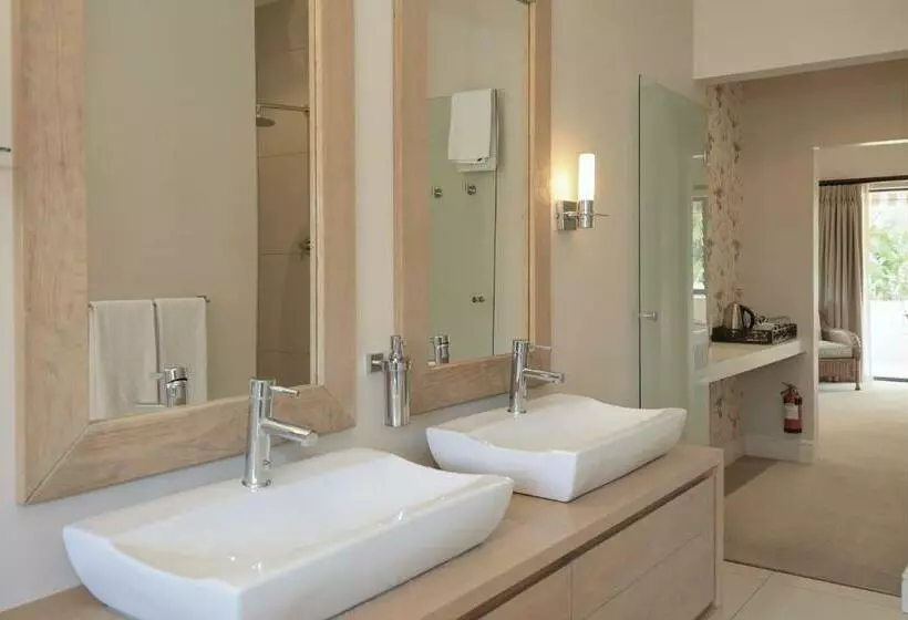 ホテル Aziza Guesthouse