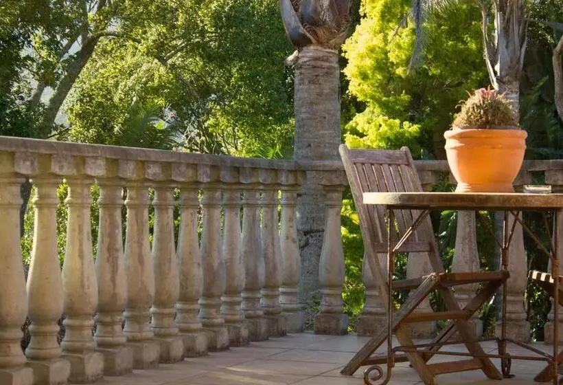 ホテル Aziza Guesthouse