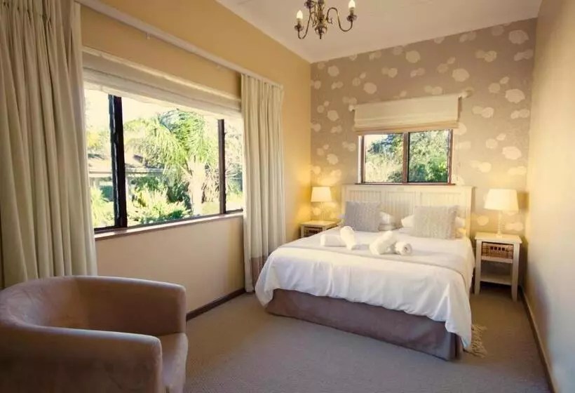 ホテル Aziza Guesthouse