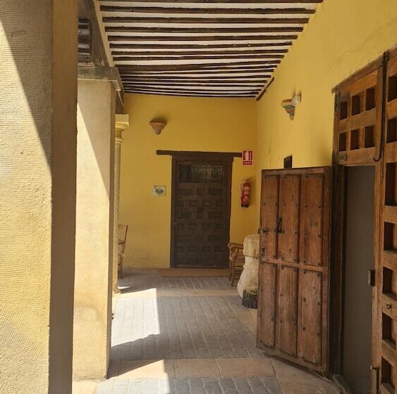 Отель Casa Palacio Conde De Garcinarro